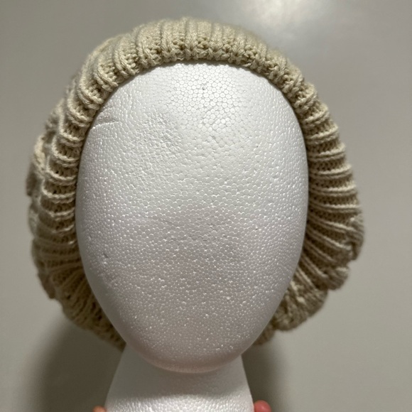 NWOT Women’s Cream OS  slouchy beanie cable-knit beret. Fleece Lined. - Picture 10 of 11